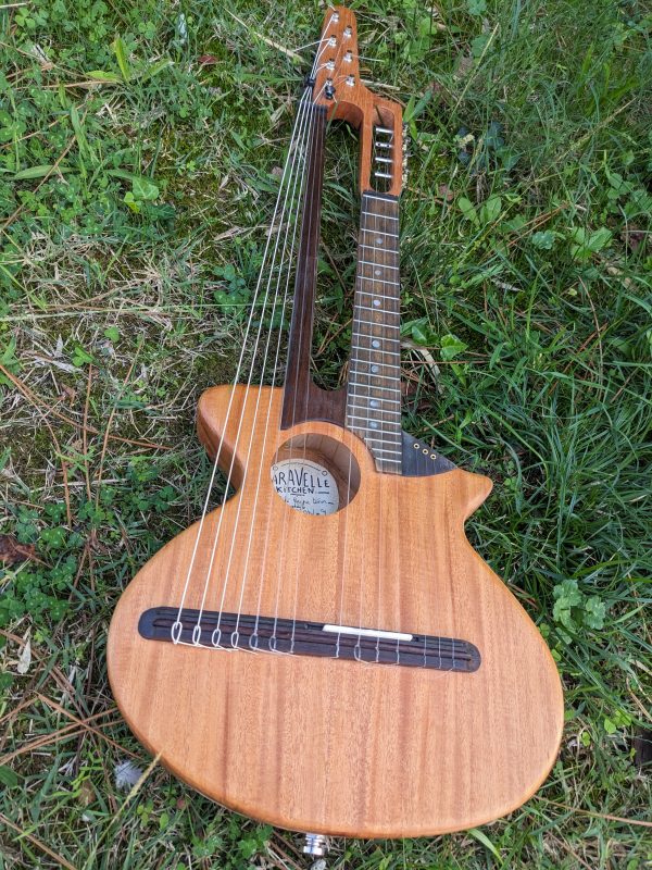 ukulele harpe monoxyle