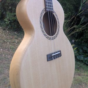 ukulele baryton