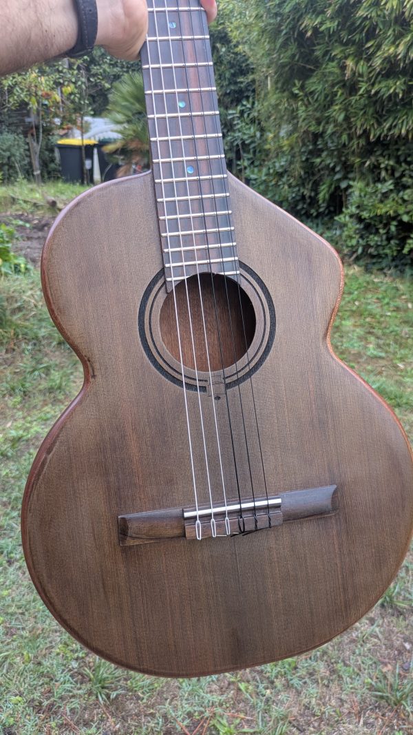 guitare nylon monoxyle cèdre ancien et acajou – Image 4
