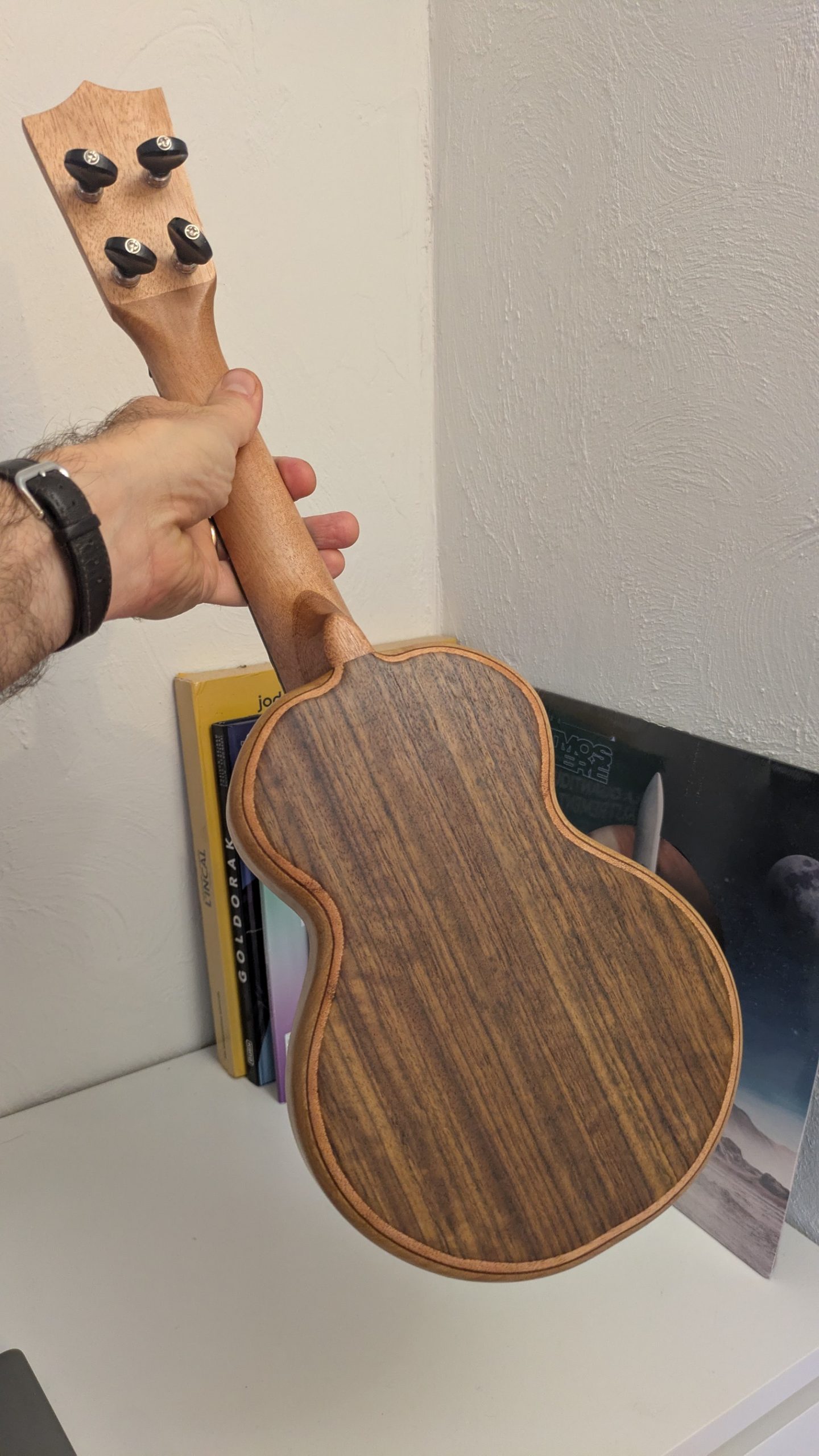 ukulele grillon monoxyle manguier korina – Image 7