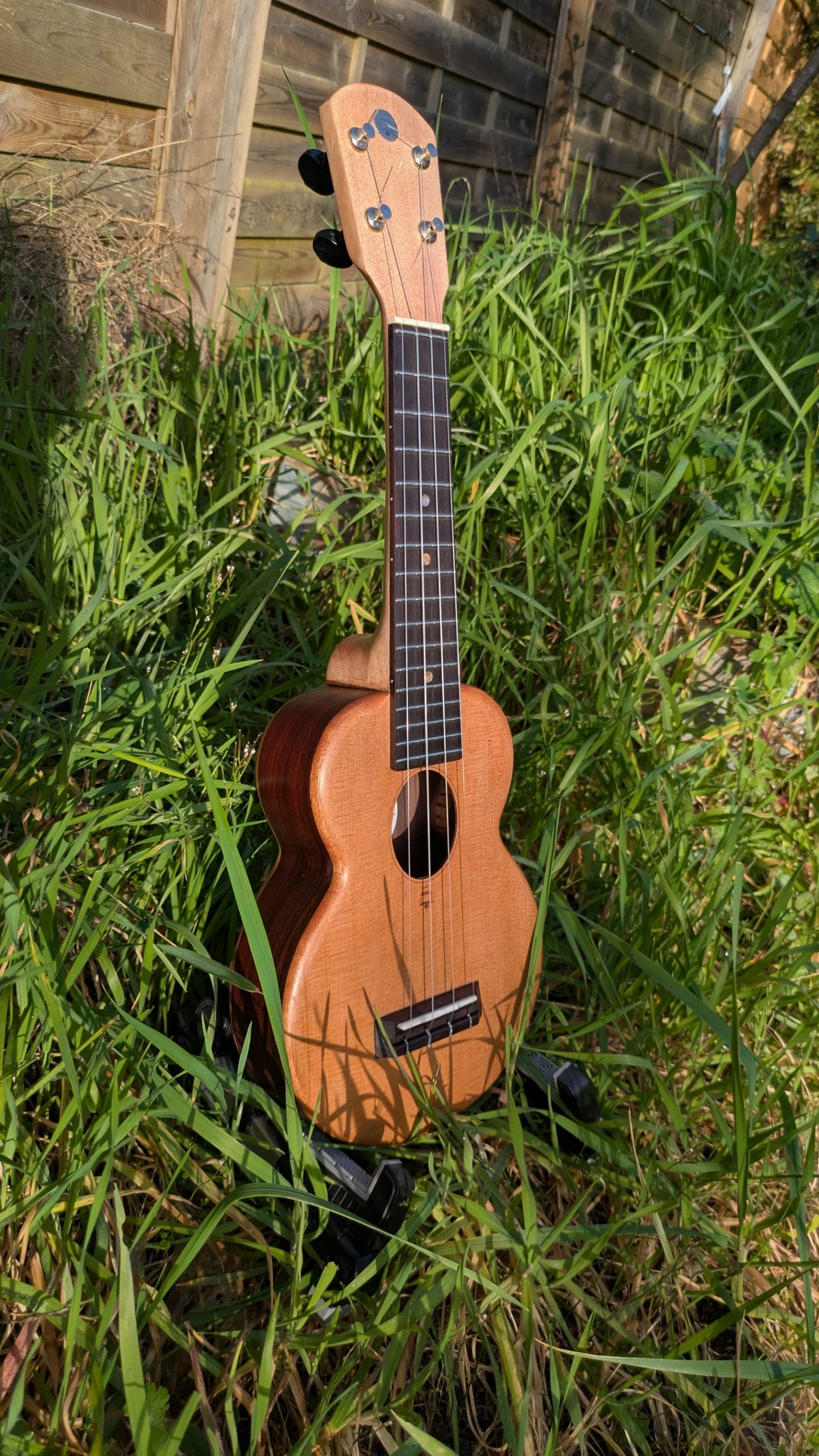 ukulele soprano mi cintré mi monoxyle cèdre palissandre indien – Image 7